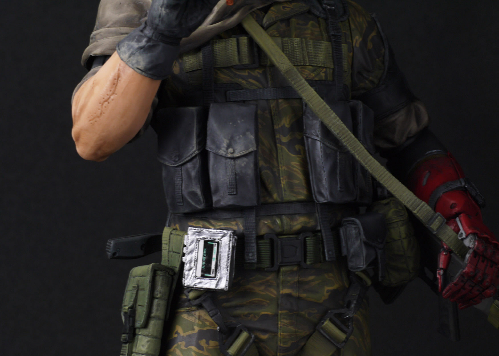 La statuette Gecco de Venom Snake en mille morceaux