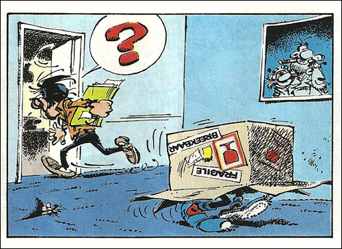 Gaston Lagaffe sous une boite en carton