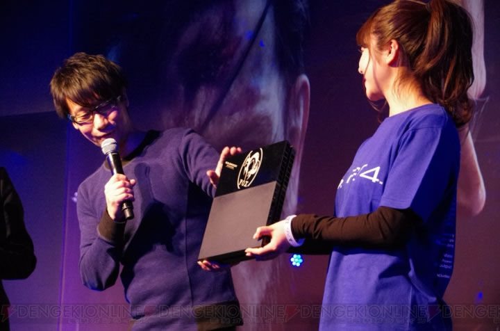 Vido - Hideo Kojima au lancement de la PlayStation 4 avec la Fox Edition