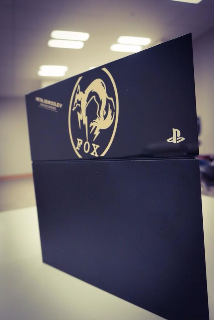 Vido - Hideo Kojima au lancement de la PlayStation 4 avec la Fox Edition