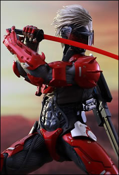 Raiden voit rouge avec une nouvelle figurine Hot Toys 'Inferno Armor Version'