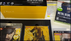 Photos du collector japonais de Metal Gear Solid Pecae Walker HD