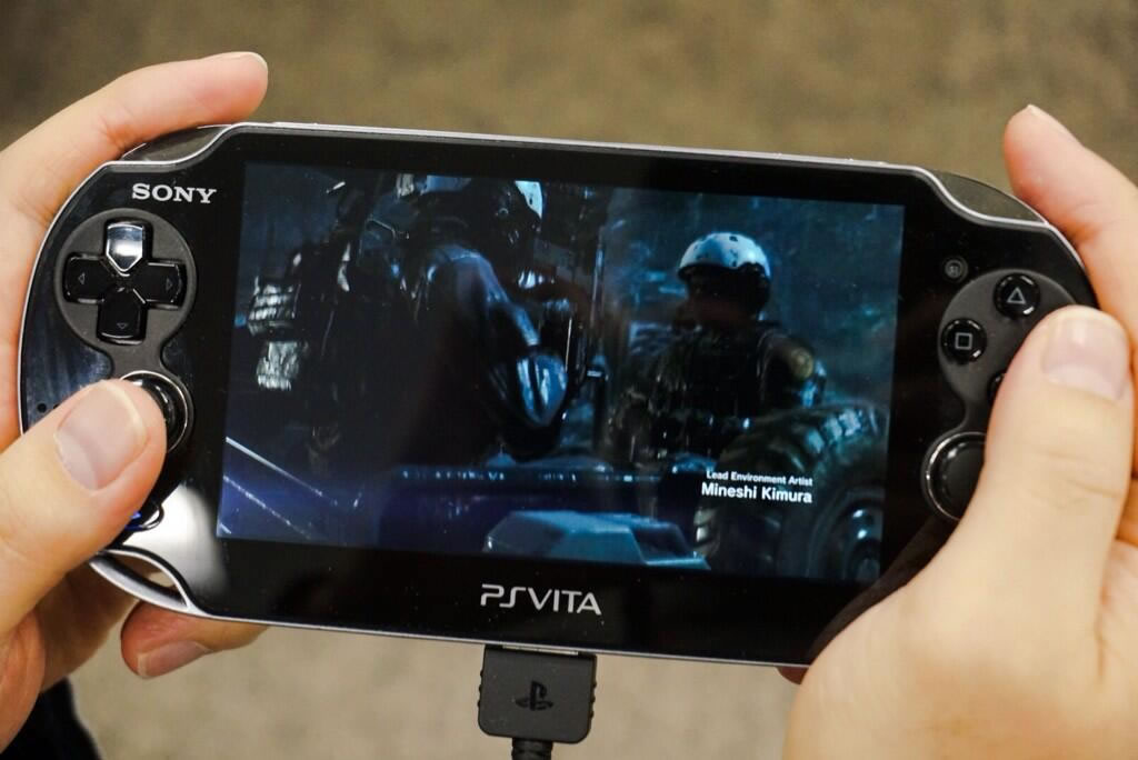 Metal Gear Solid V : Ground Zeroes sur PS Vita et en carton dans les magasins japonais