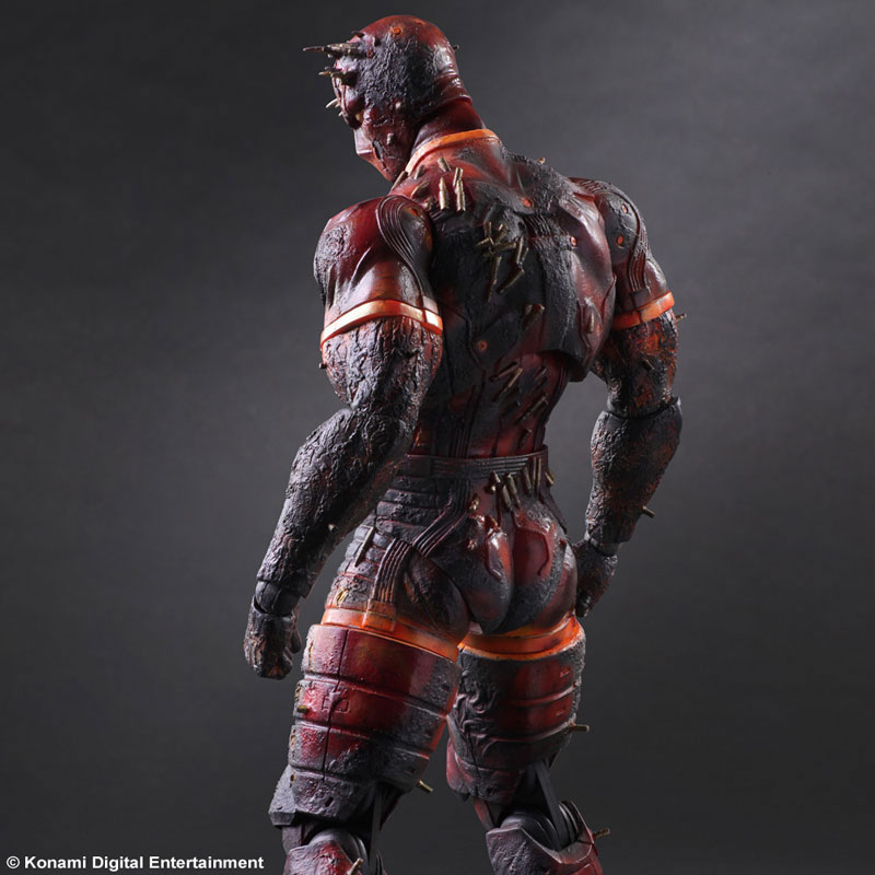 La figurine Play Arts Kai du Man on Fire, le dmon en flamme, date en images