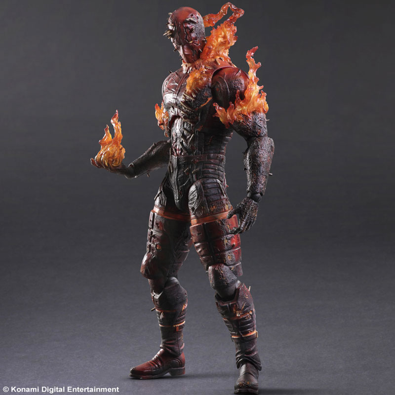 La figurine Play Arts Kai du Man on Fire, le dmon en flamme, date en images