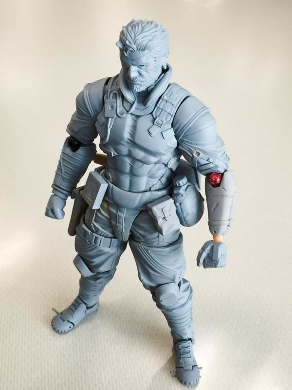 Deux photos pour la nouvelle figurine Revoltech de Venom Snake