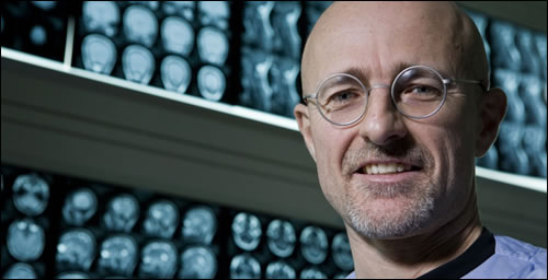 Metal Gear Solid V : L’avocat du docteur Sergio Canavero calme le jeu
