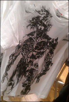 Coup de dpart pour Metal Gear  Uniqlo Paris