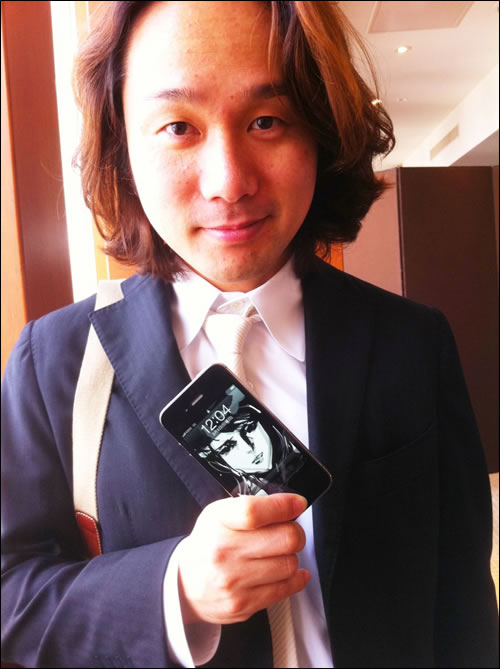 Yoji Shinkawa Shin-shan dessine sur iPhone 4