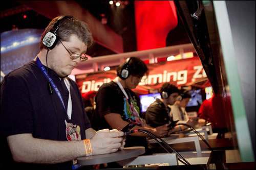 Stand de Konami à l'E3 2011 Stand de Konami à l'E3 2011