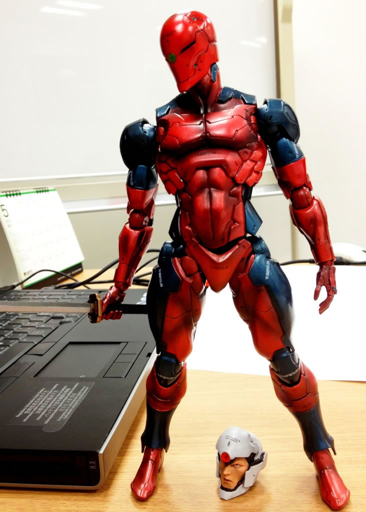 Retour sur: Figurine Play Arts Kai du Cyborg Ninja rouge, enfin !