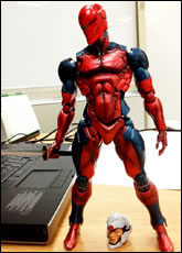 Figurine Play Arts Kai du Cyborg Ninja rouge, enfin !