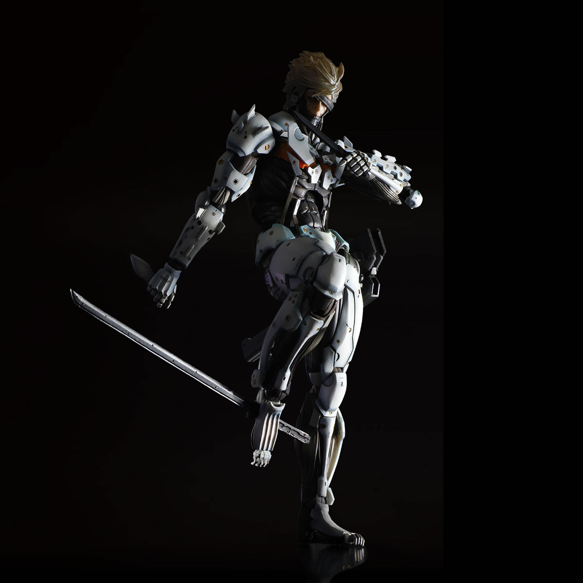 Le collector europen de Metal Gear Rising Revengeance