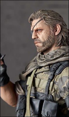 Des photos et une date pour les statuettes Gecco de Venom Snake et D.D.