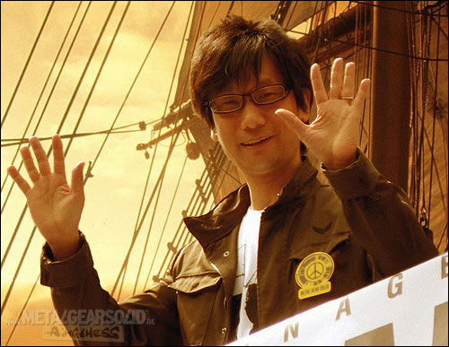 Hideo Kojima sur un bateau montage