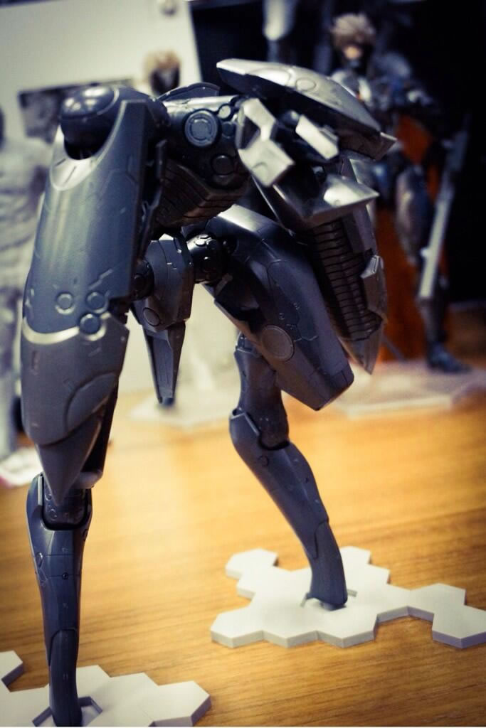 Des photos d'une figurine prototype de Metal Gear Ray