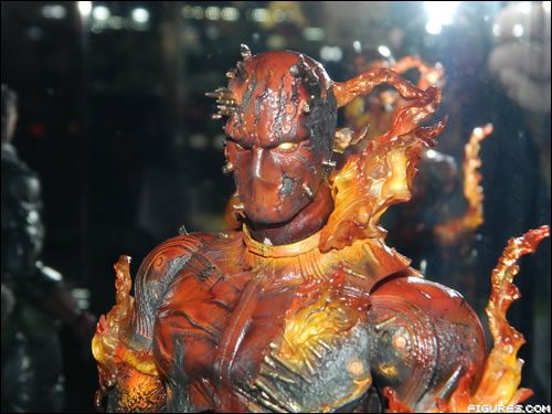 Les figurines dOcelot, Punished Snake et du dmon en feu se montrent  New York