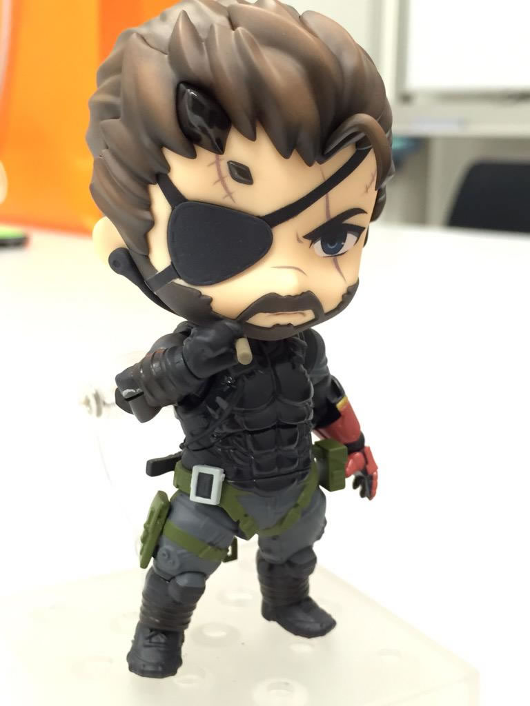Metal Gear Solid V : The Phantom Pain - Les figurines Nendoroid et Sentinel de Venom Snake prennent des couleurs